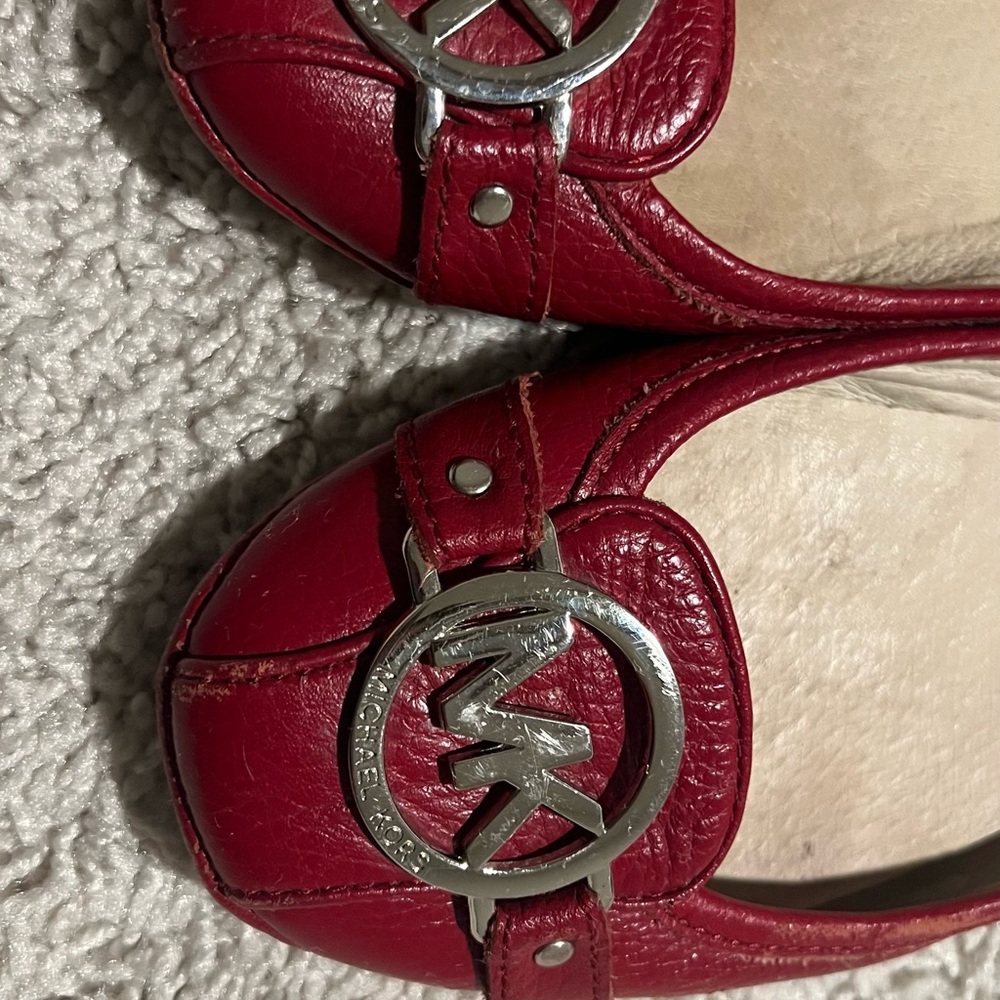 Michael Kors Red Flats with Silver Emblem - Picture 4 of 10
